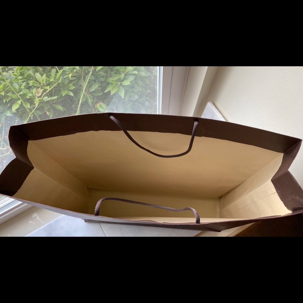 Authentic Louis Vuitton extra large shopping bag - Picture 9 of 9
